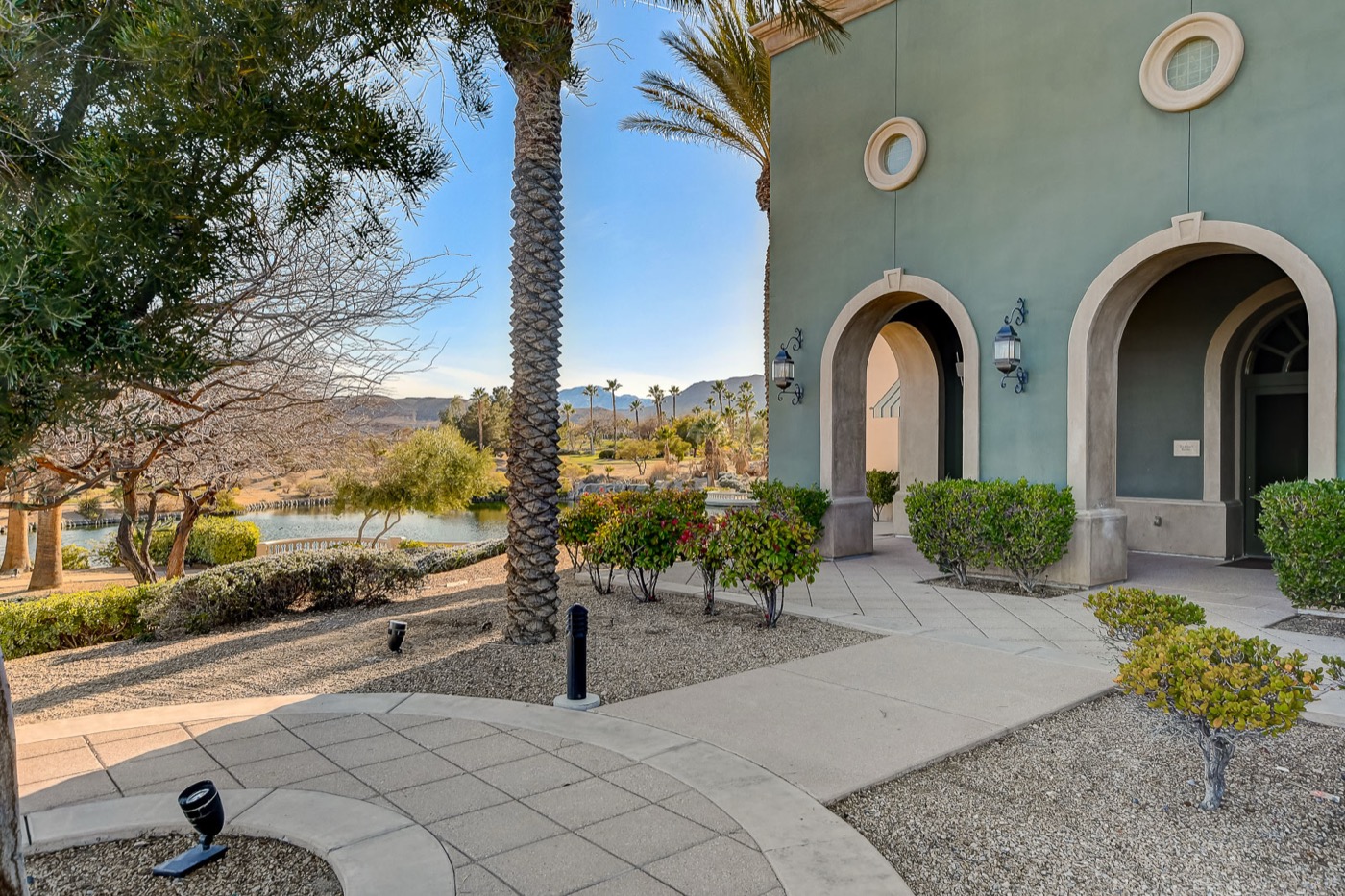 Courtyard arches with mountain view at Siena in Summerlin